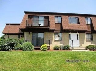 607 Cherry Hill Dr #607, Poughkeepsie, NY 12603