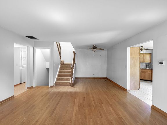5th image of 1059 Ridgefield Cir