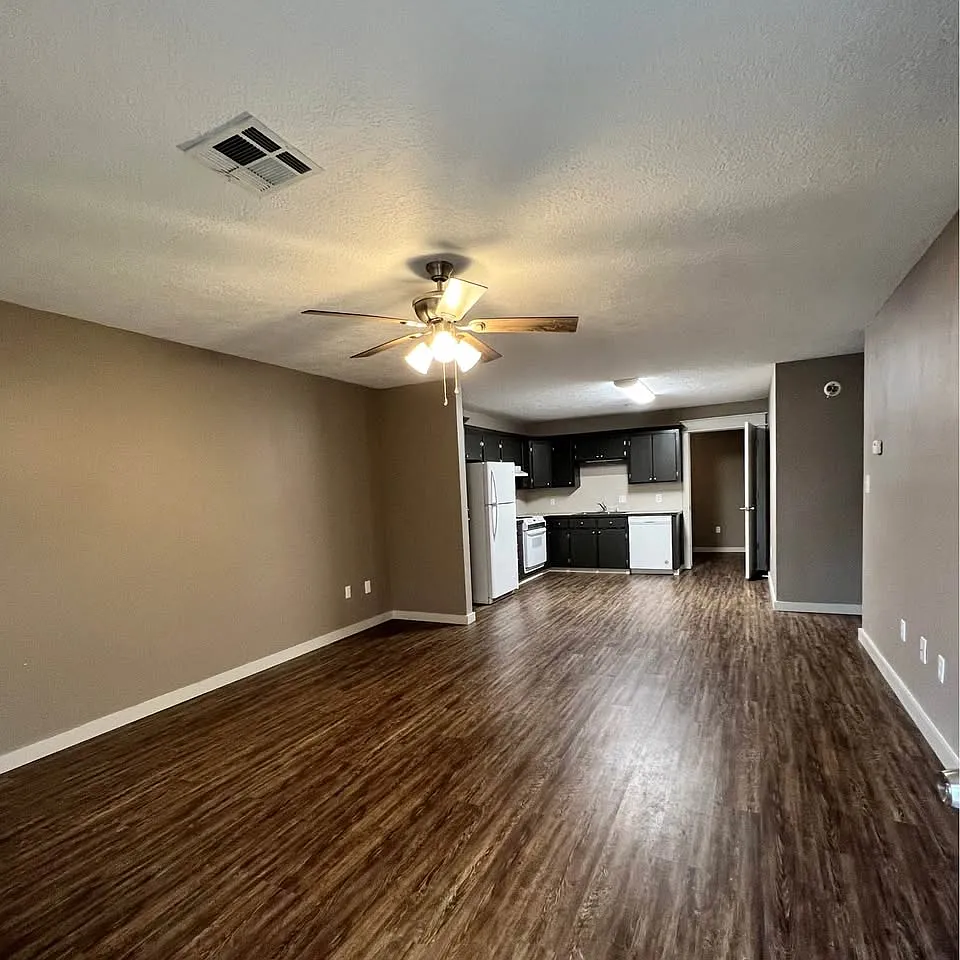 3 bed, 1680 sqft, $950 — Photo 4
