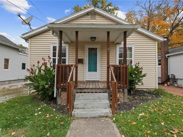 143 E Central Ave, Ravenna, OH 44266