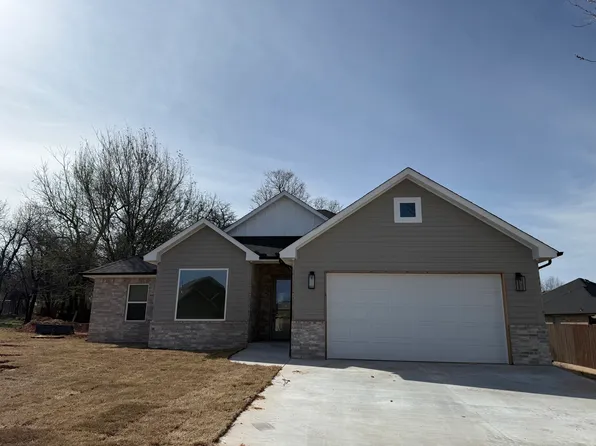 264 Bailey St, Blanchard, OK 73010