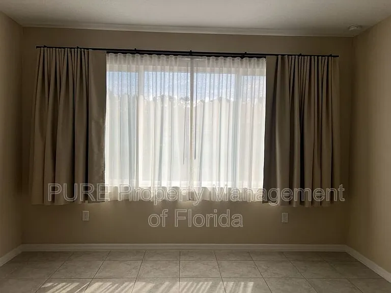 10376 SW 99th St — Photo 35