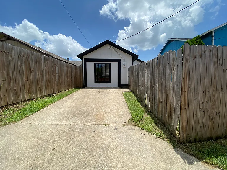 10355 Limestone Dr — Photo 16