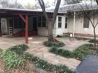 802 N Cole St, Comanche, TX 76442