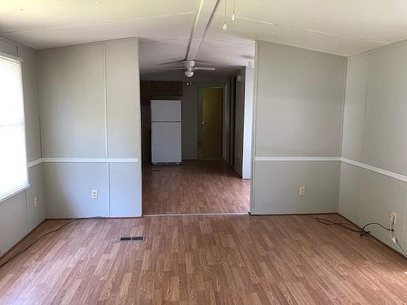 2nd image of 105 Kimberly Dr