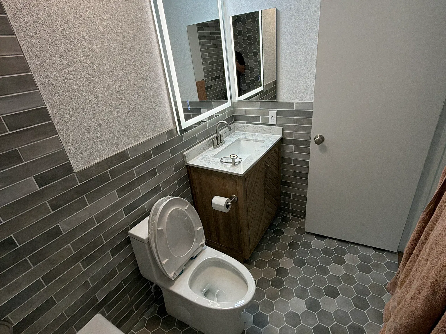 4 bed, 1360 sqft, $3,800 — Photo 3