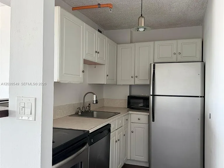 1881 Washington Ave #7C — Photo 9