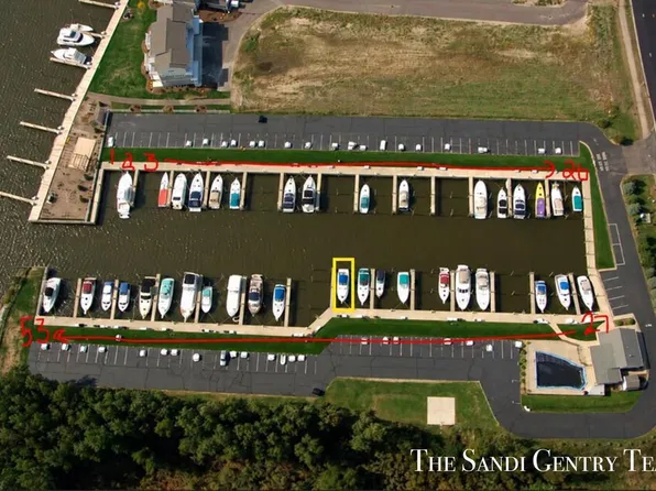 910 W Savidge St #39, Spring Lake, MI 49456