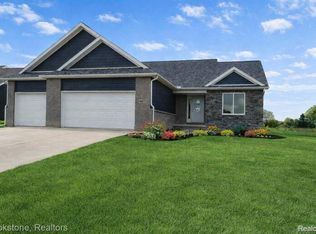 9477 Hickory Hollow Ct, Davison, MI 48423