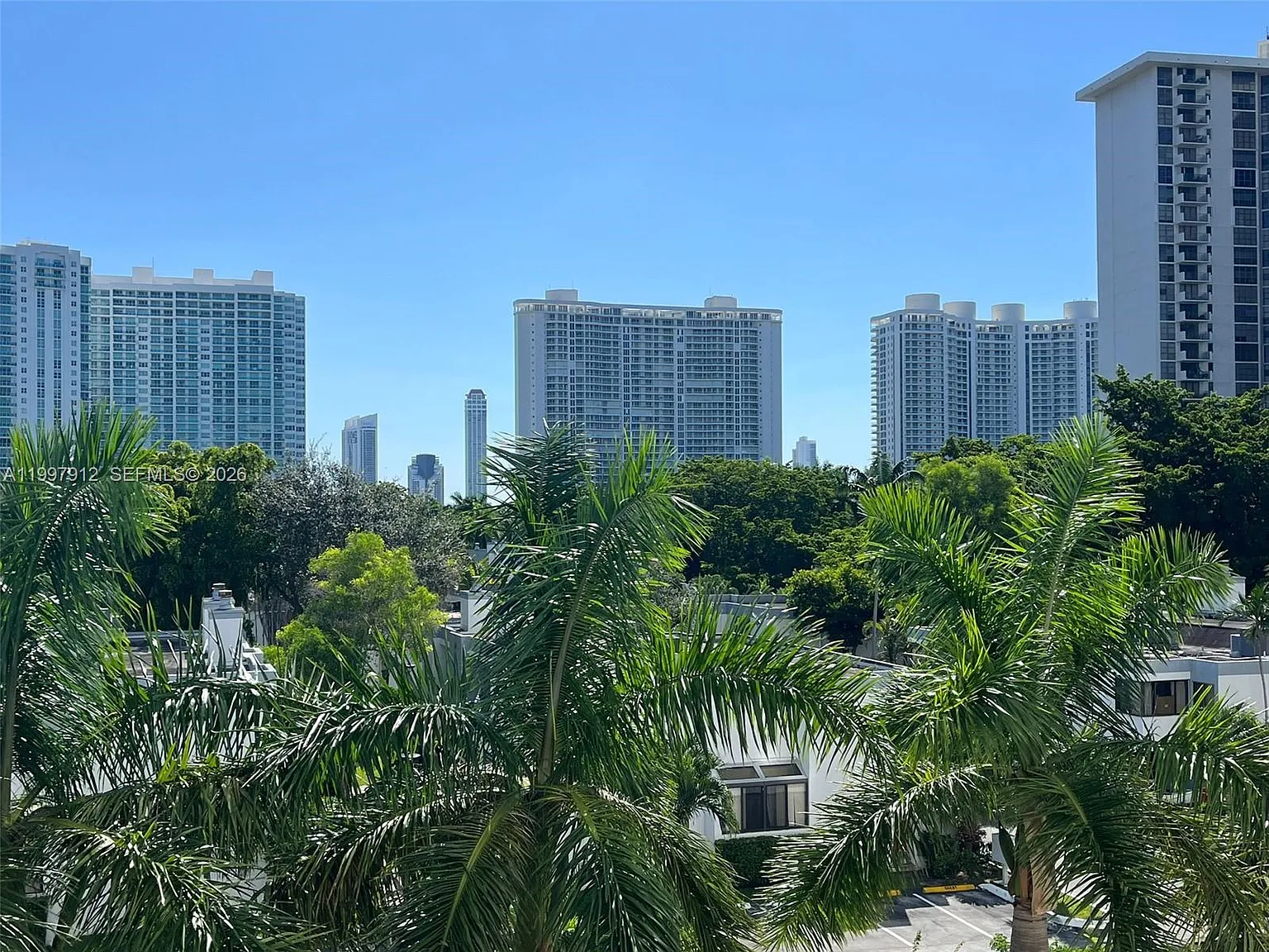 Admirals Port Condo East — Photo 1