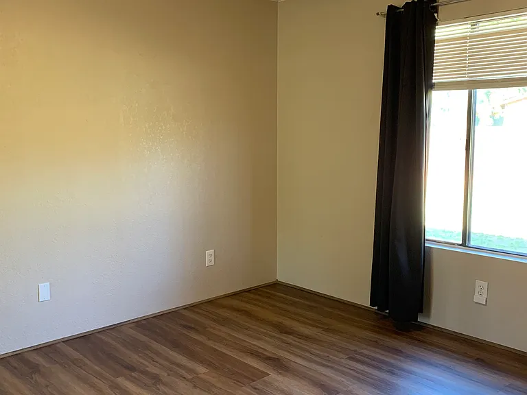 585 Sunset Ln — Photo 15