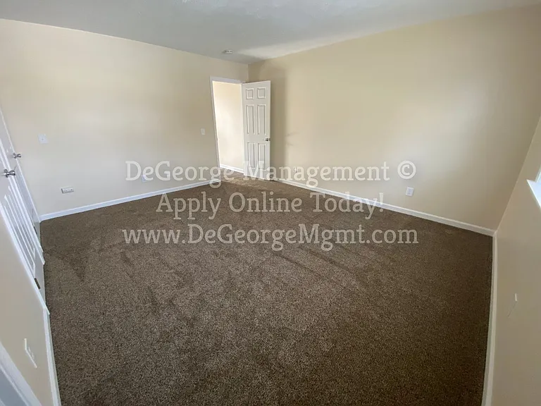 Burdick Estates Apartments — Photo 42