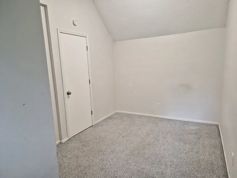 321 Northwood Ln — Photo 28