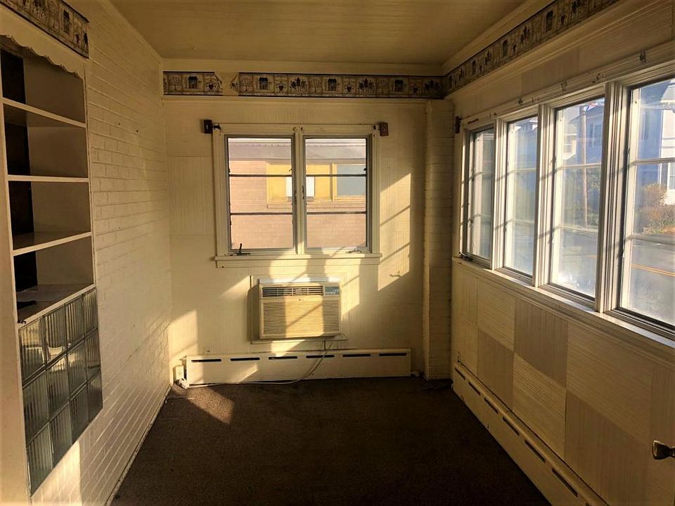 2nd image of 121 N 7th St APT 2