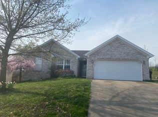 3815 Crown Ridge Ln, Jeffersonville, IN 47130
