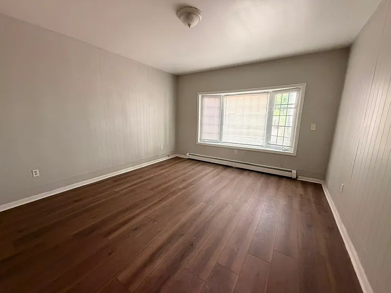 8 Arch St #1B — Photo 2