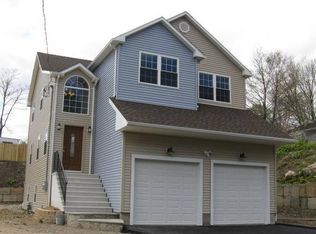 59 Michael St, Bridgeport, CT 06606