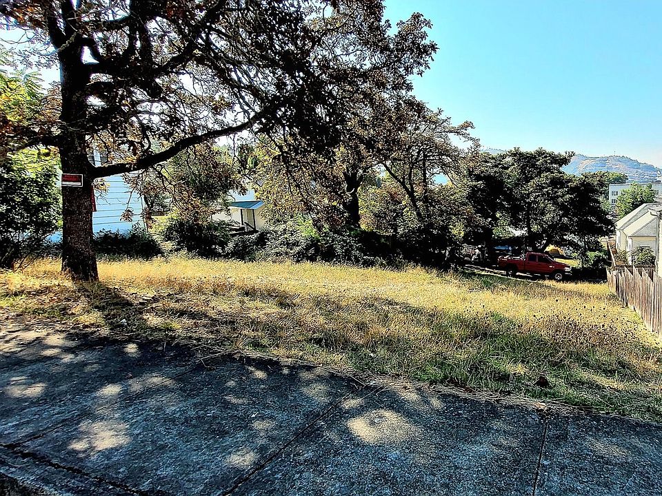 2nd image of 356 SE Ella St