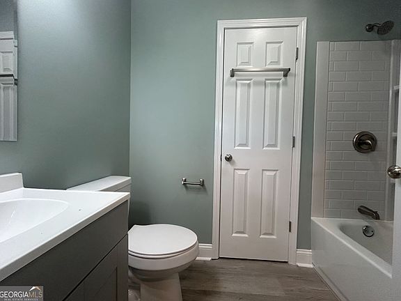 4th image of 32 Melody Ln NW