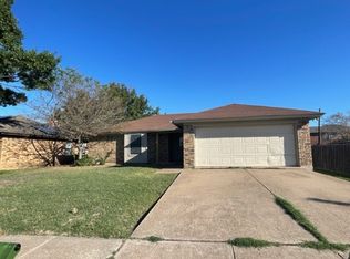 6573 High Lawn Ter, Watauga, TX 76148
