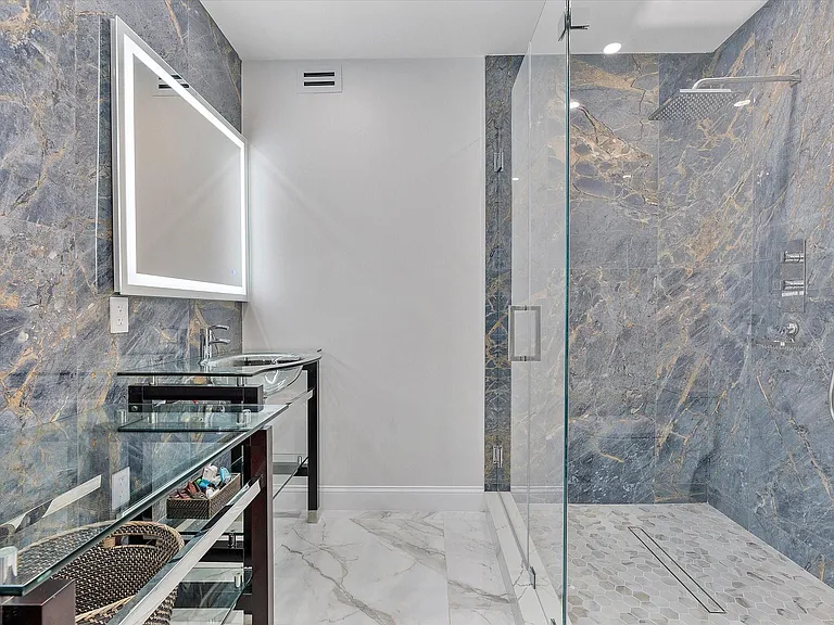 207 Royal Palm Dr — Photo 48