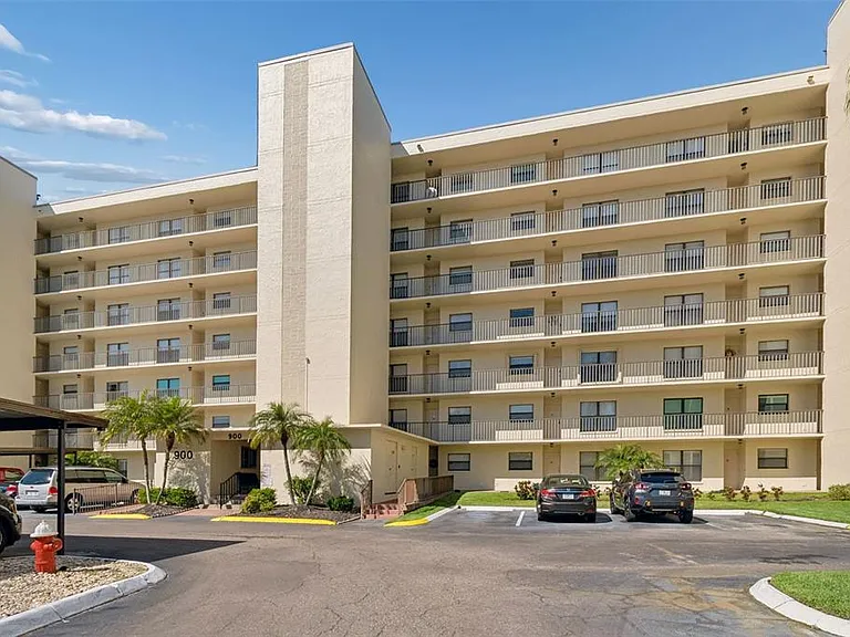 900 Cove Cay Dr #5F — Photo 2
