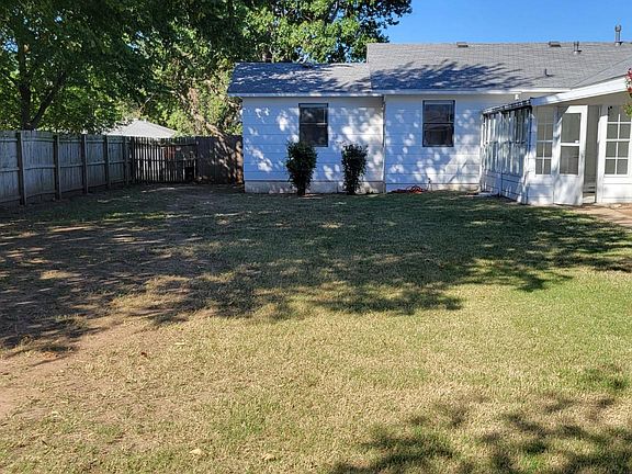 2nd image of 627 N Tucker Ave