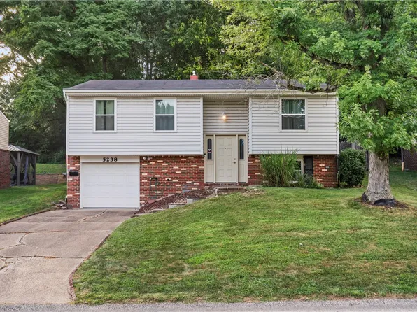 5238 Elmwood Dr, Pittsburgh, PA 15227