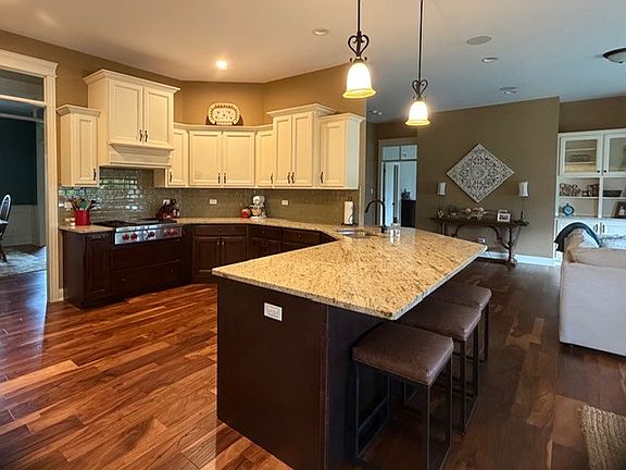 3rd image of 1725 Beazley Dr