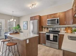 148 S Vanier Dr #206, Red Deer, AB T4R0V1