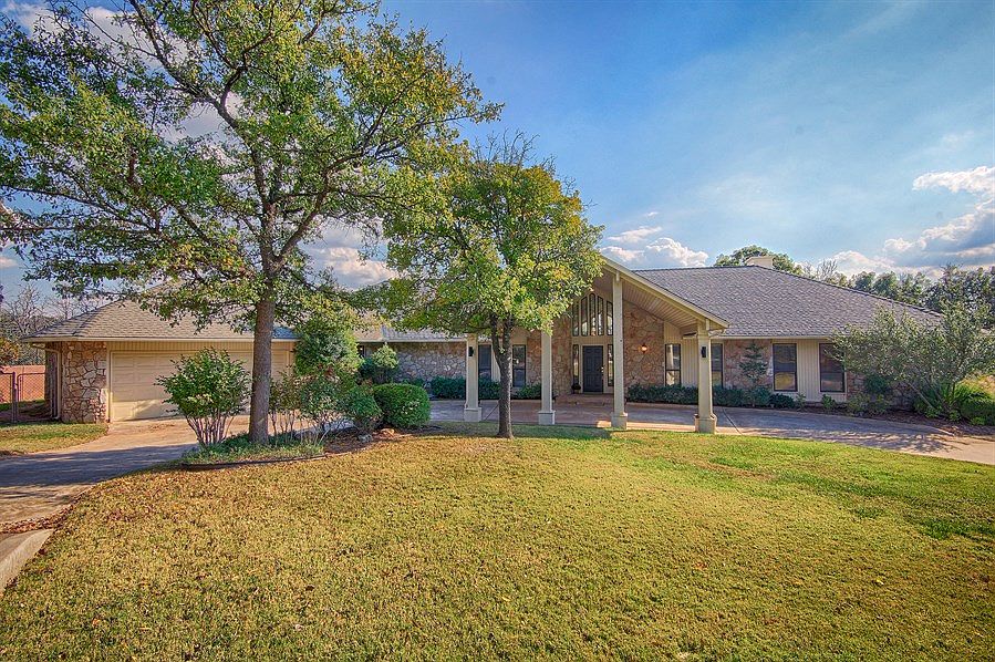 1st image of 9000 Allison Ln
