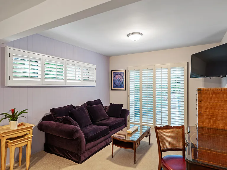 10401 Laramie Ave — Photo 8