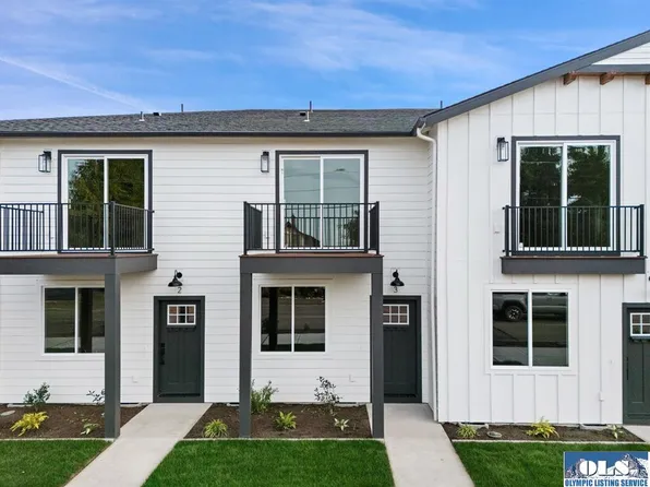 669 W Hendrickson Rd, Sequim, WA 98382