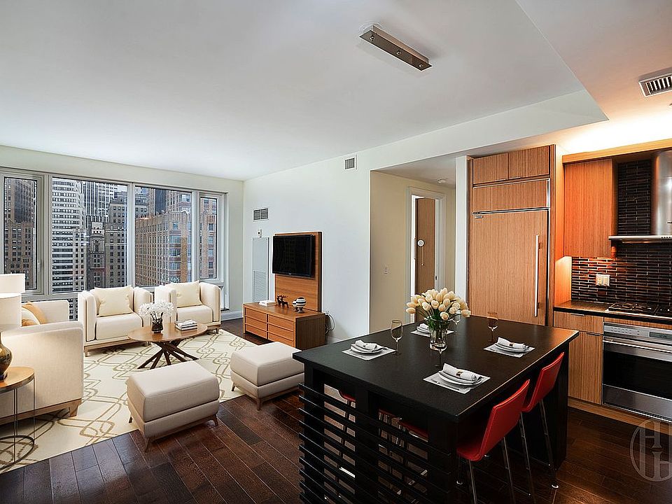 1st image of 70 Little St W Unit 22A