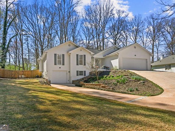 3rd image of 3420 Chattahoochee Rd