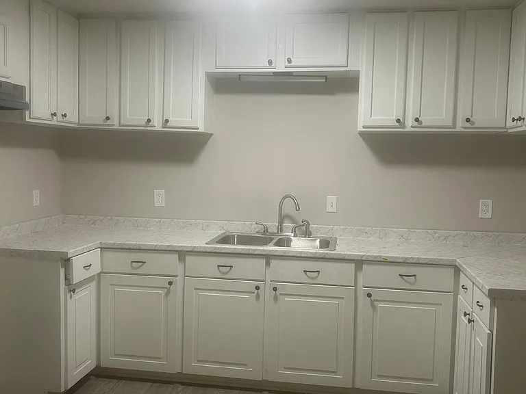 258 Woody Dr — Photo 5