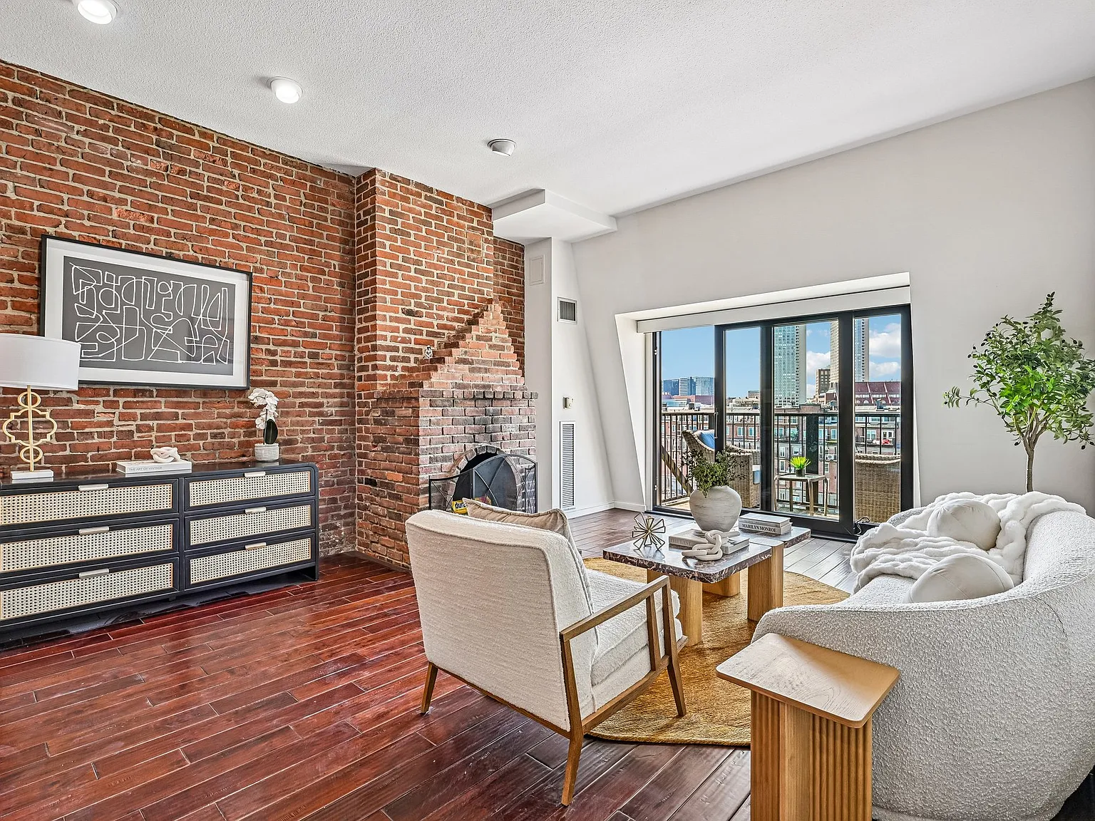 2 bed, 1150 sqft, $7,000 — Photo 4