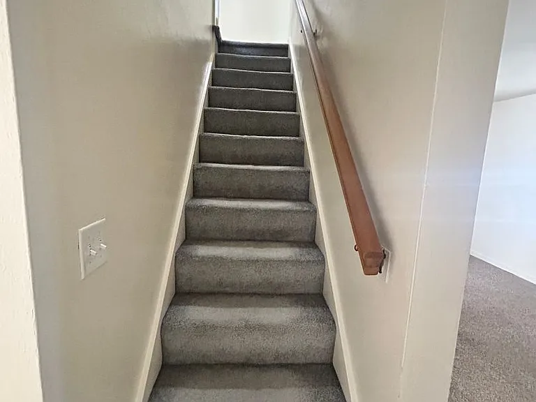 6223 W Everett St — Photo 3