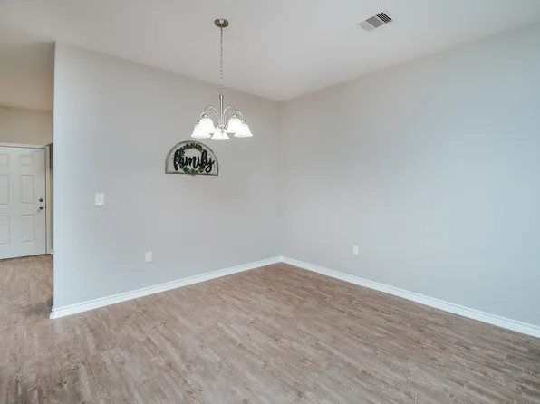 88 Diebel Dr, Victoria, TX 77905