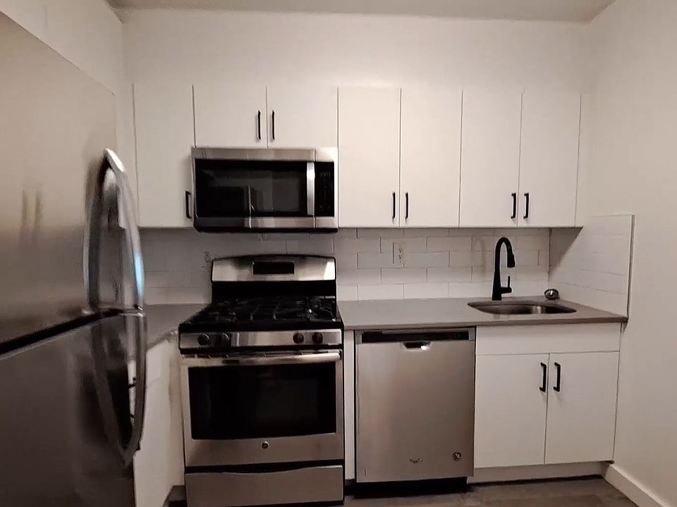 1st image of 32 River Ct #513