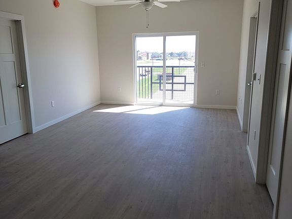 5th image of 8411 Peosta Commercial Ct #202