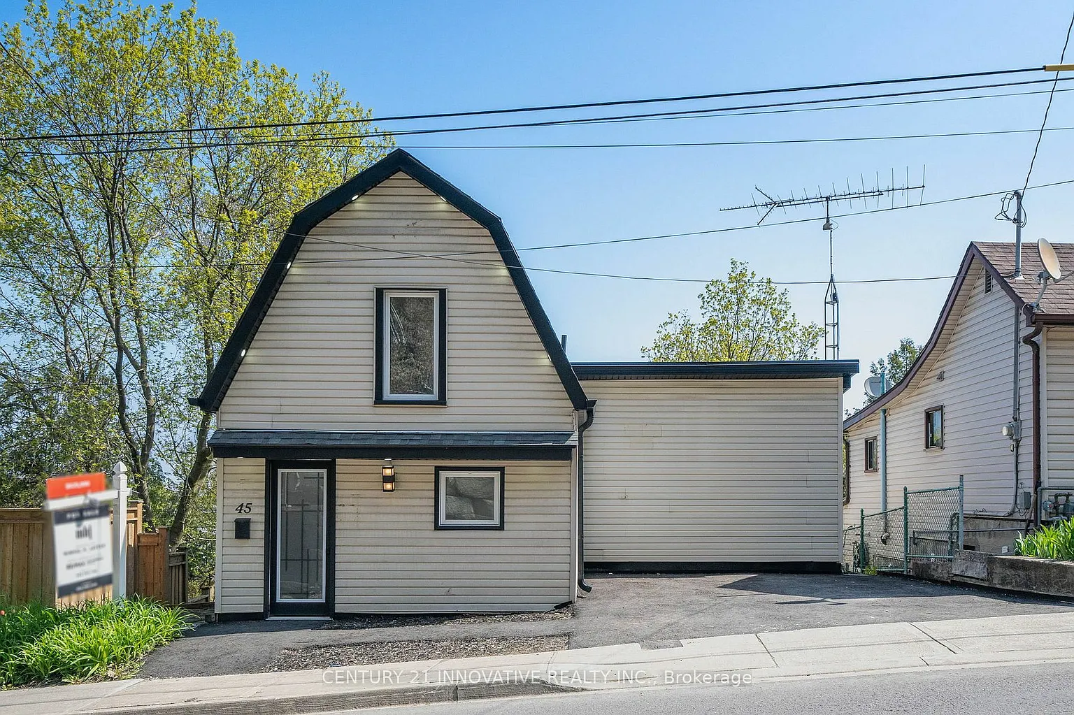 45 Mountain St photo 1
