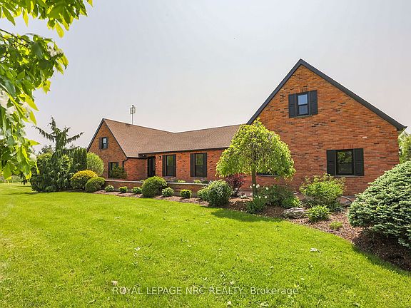 4th image of 2021 Victoria Ave
