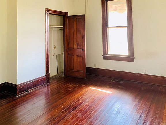 3rd image of 26 Coffman St