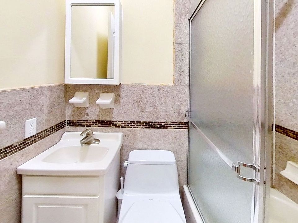 2nd image of 258 W 135th St APT 2F