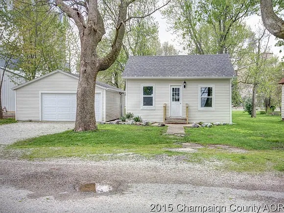105 E Tyler St photo 1