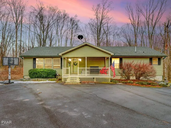 25 Boulder Ct, Lake Ariel, PA 18436