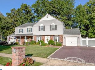 65 Flame Dr, Langhorne, PA 19047