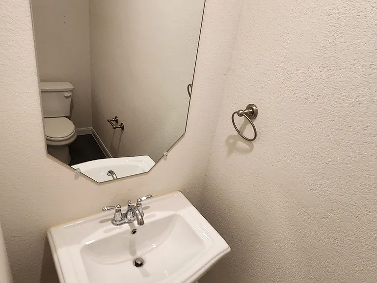 3904 Oak Creek Cir — Photo 13