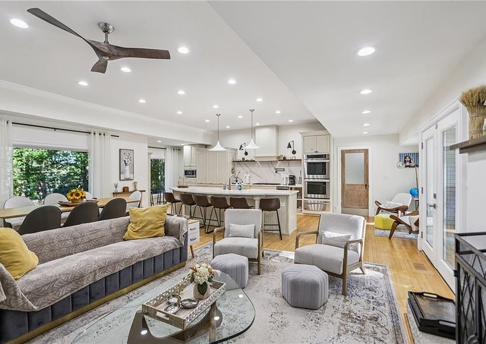1st image of 3027 Jodeco Dr